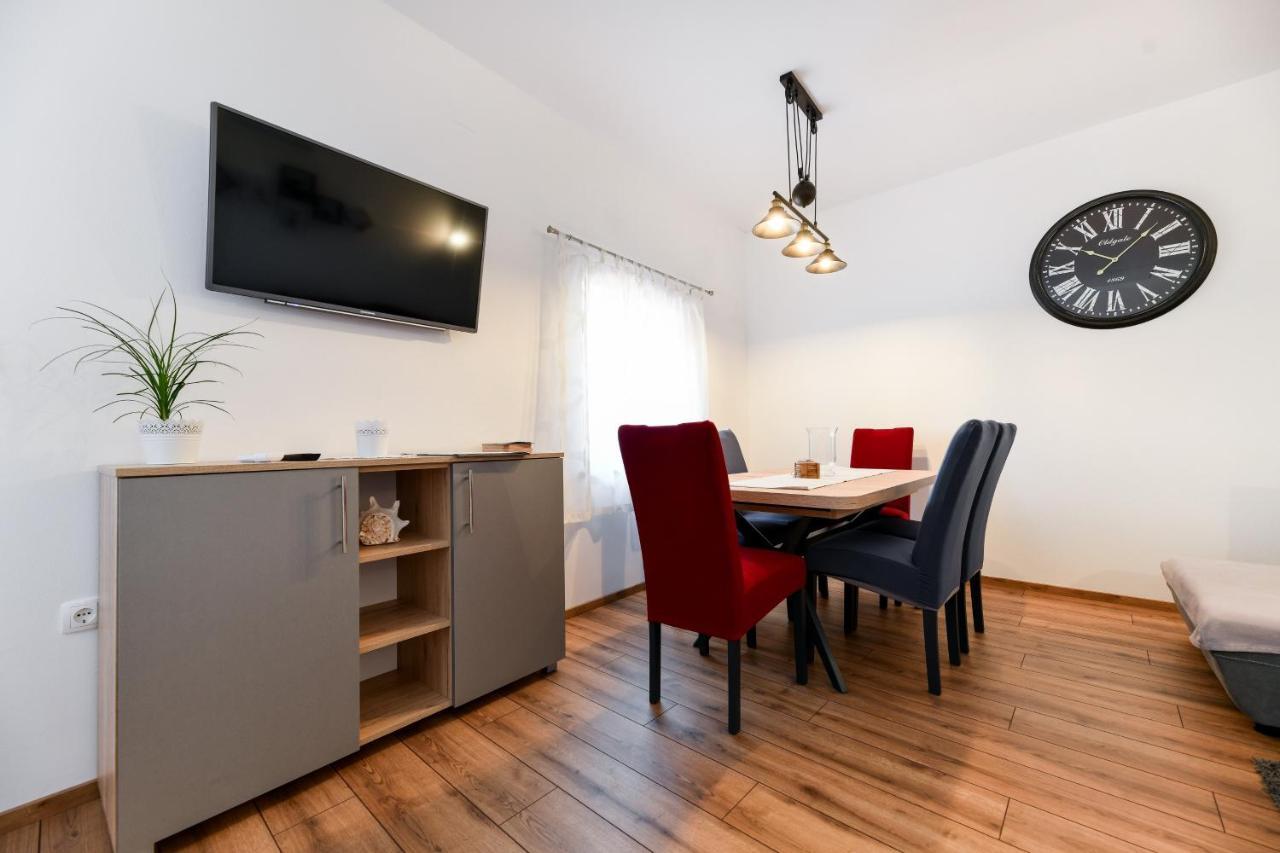 Skevini Dvori Holiday home *