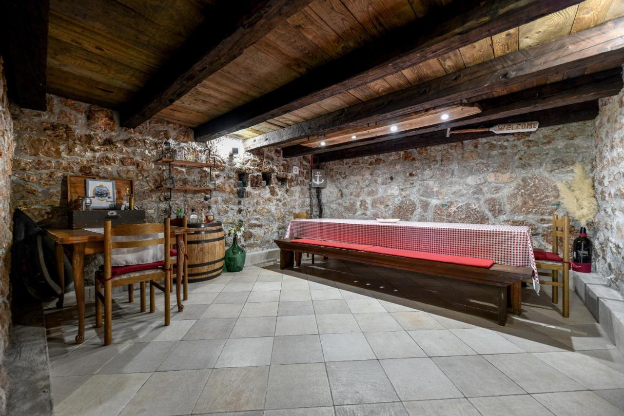 Skevini Dvori * Starigrad Paklenica
