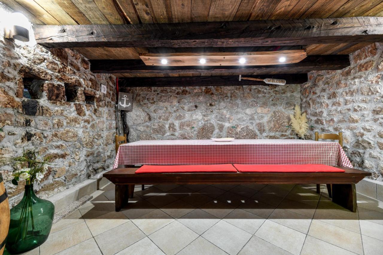 Skevini Dvori Holiday home *