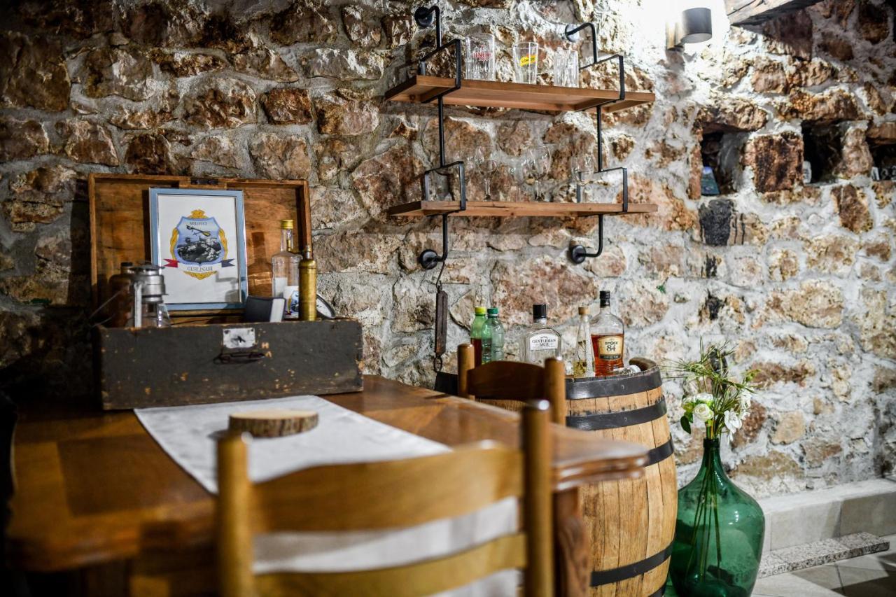 Skevini Dvori Starigrad Paklenica