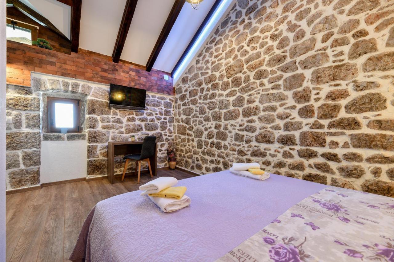 Skevini Dvori Holiday home *